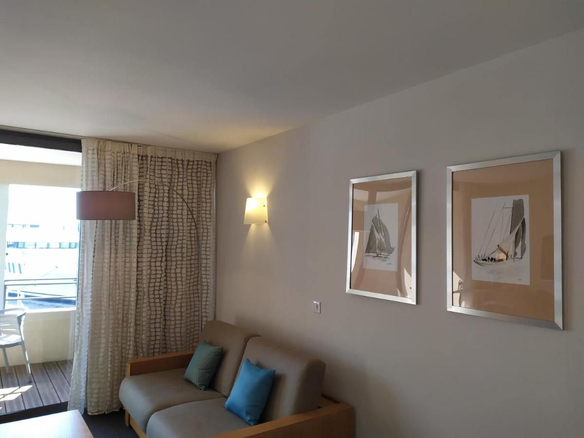 Coin salon dans l'établissement Best Western Premier Hôtel du Vieux-Port