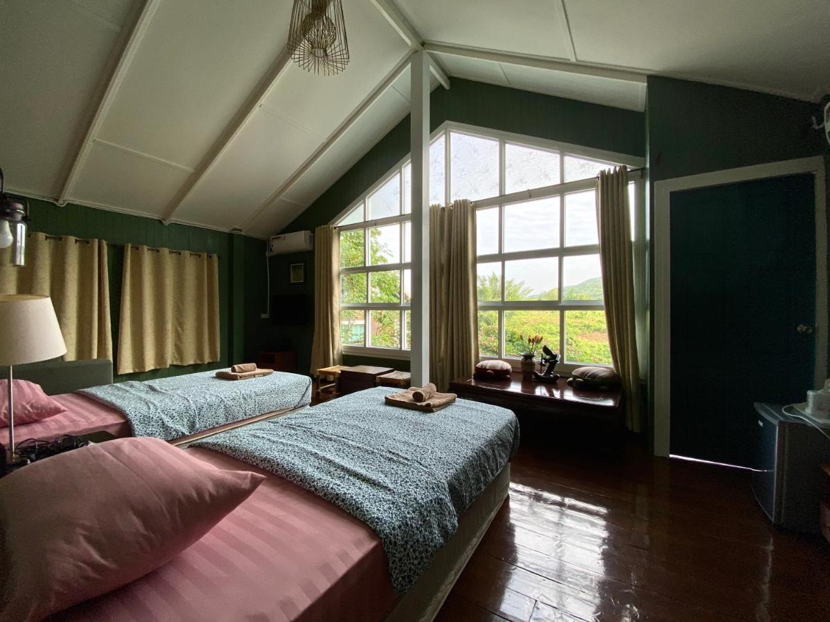 Jung Ja Hut - Housity