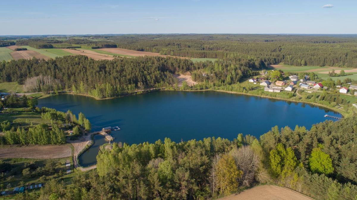 Gospodarstwo agroturystyczne nad jeziorem wśród lasów - Housity