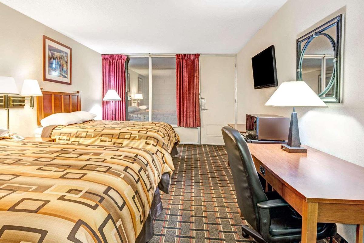 Adrian Inn - Housity