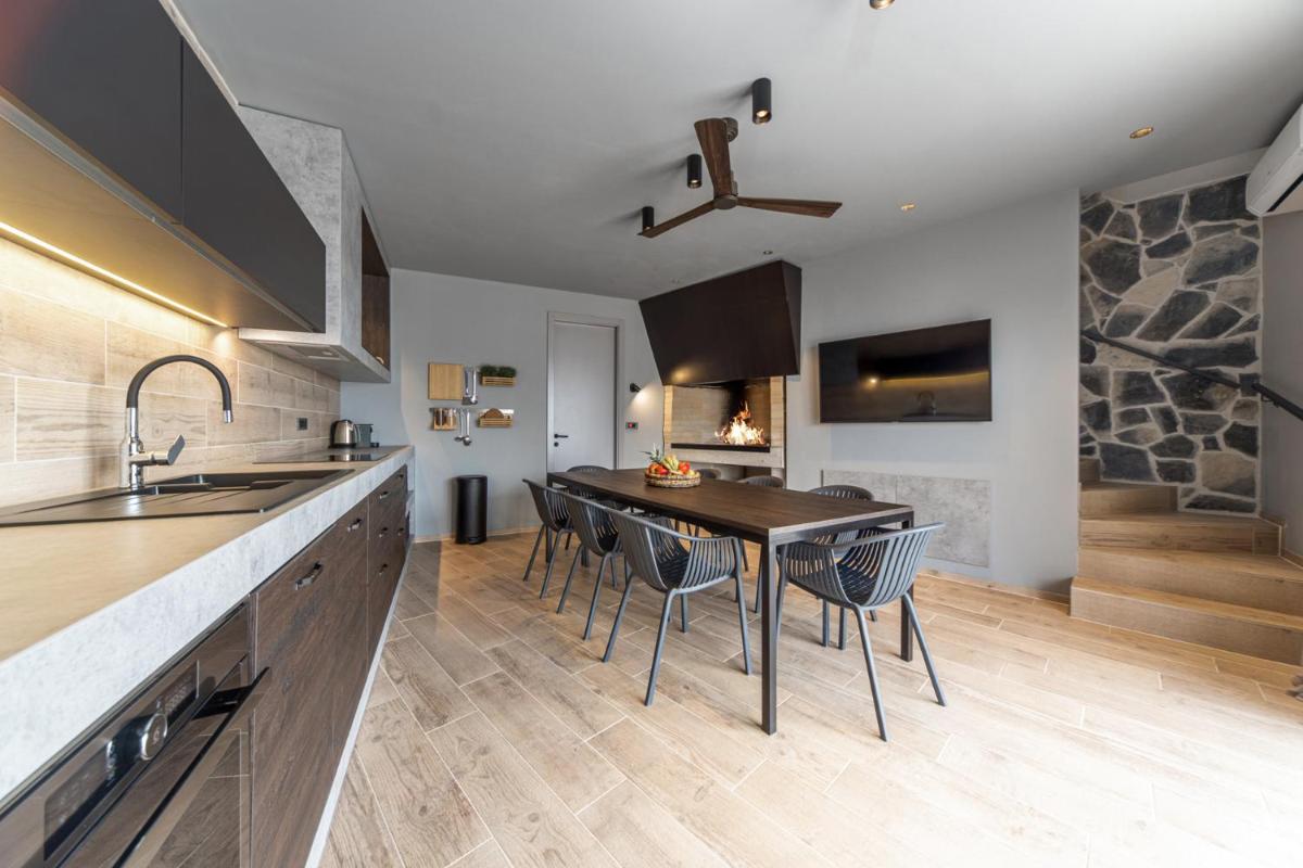 Lukovo Villas - Housity
