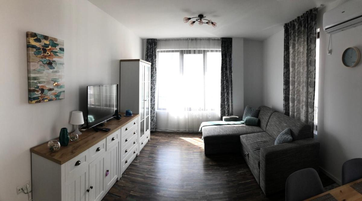 Sunny Shore Burgas Apartment - Housity