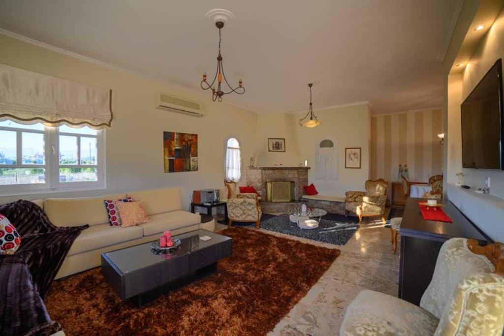 Lysithea house - Housity
