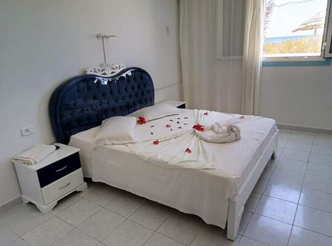 Houria House Sable D'or - Housity
