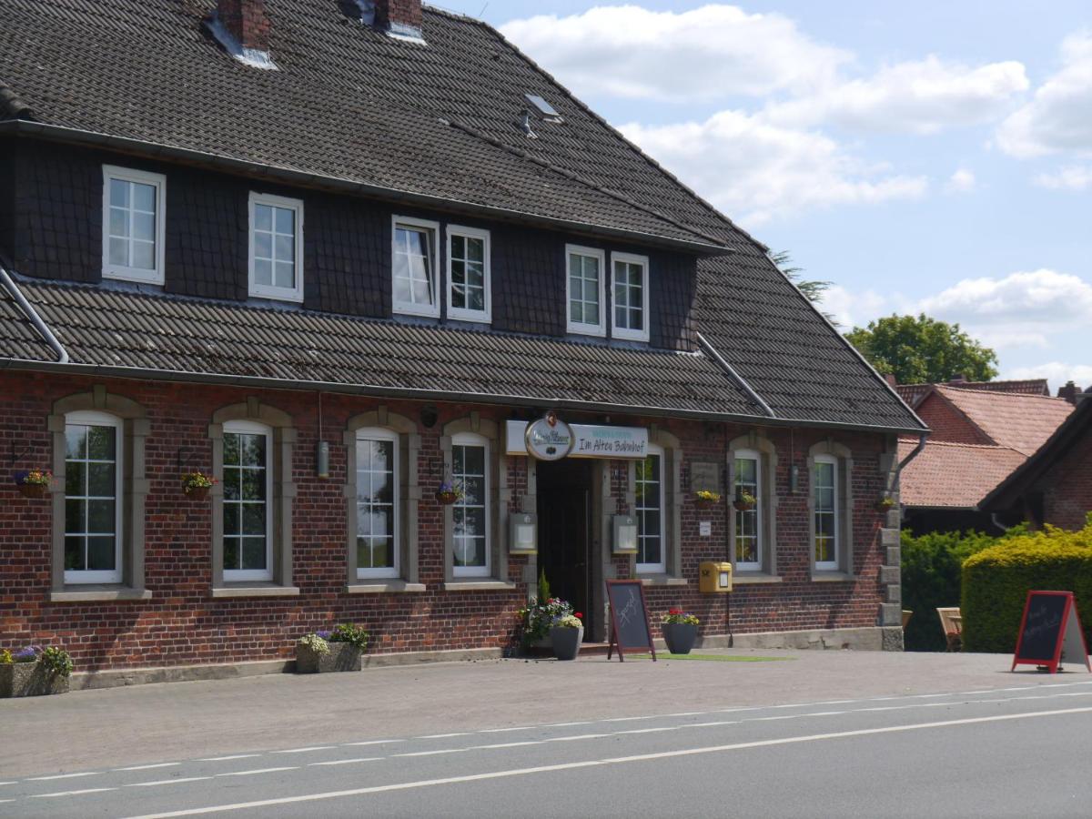Im Alten Bahnhof - Housity