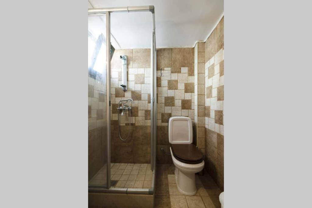 Korina’s wood house - Housity