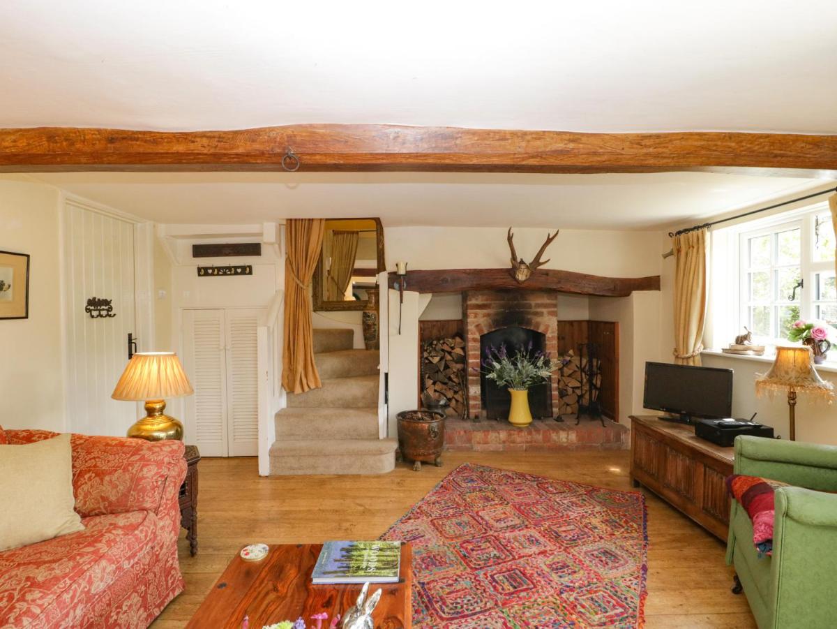 Pear Tree Cottage - Housity