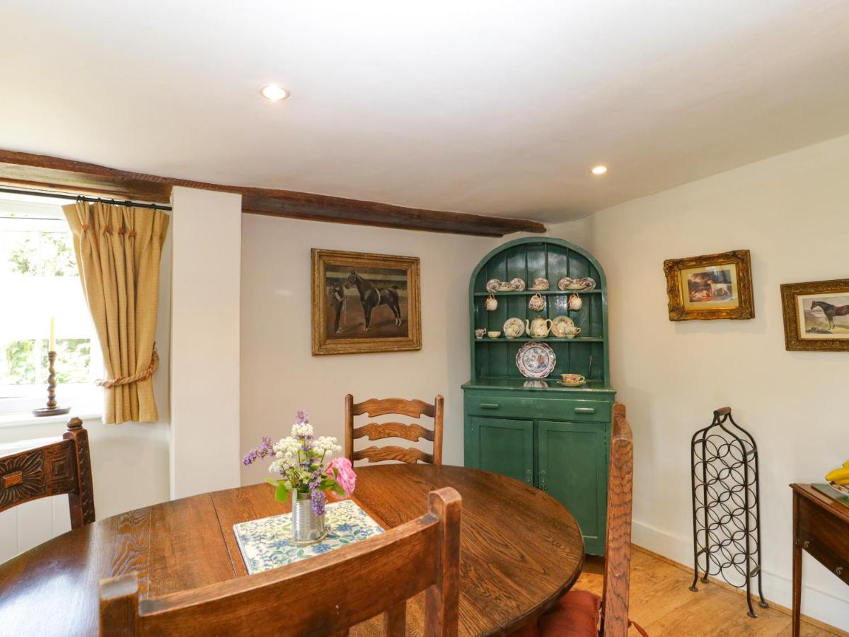 Pear Tree Cottage - Housity