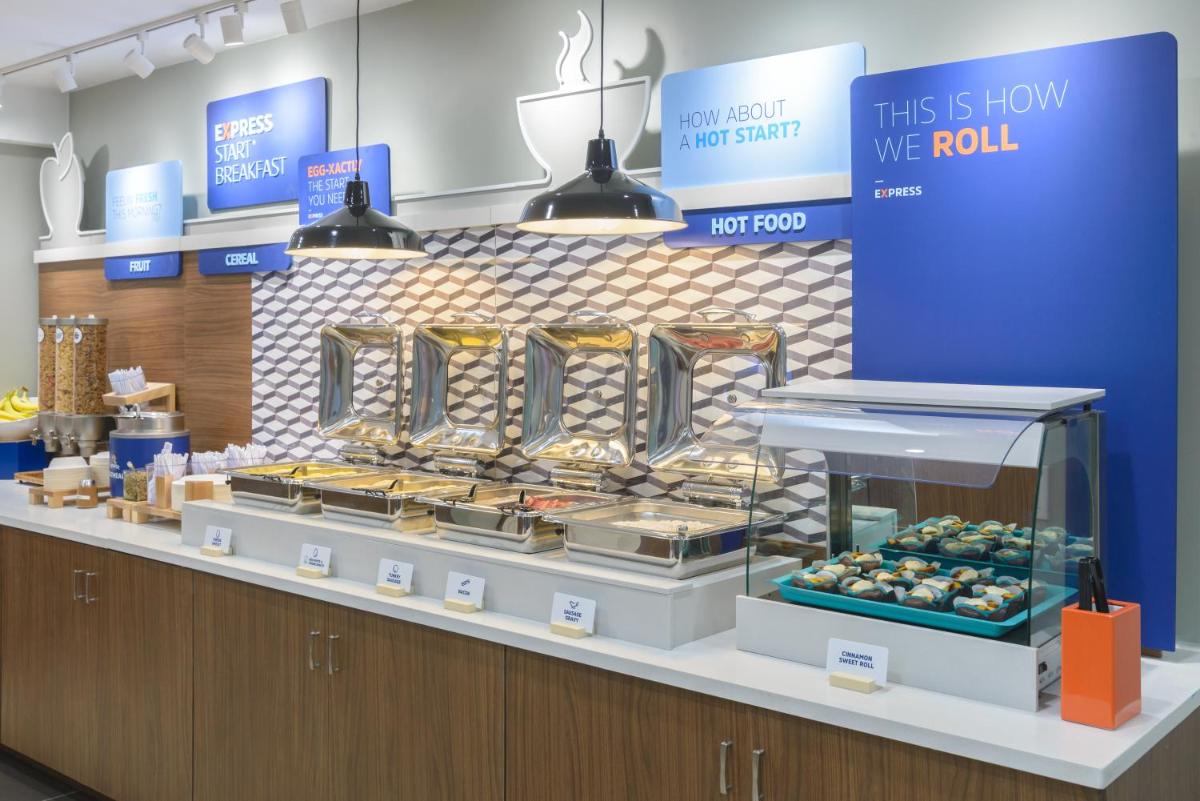 Holiday Inn Express Southington, an IHG Hotel - Housity