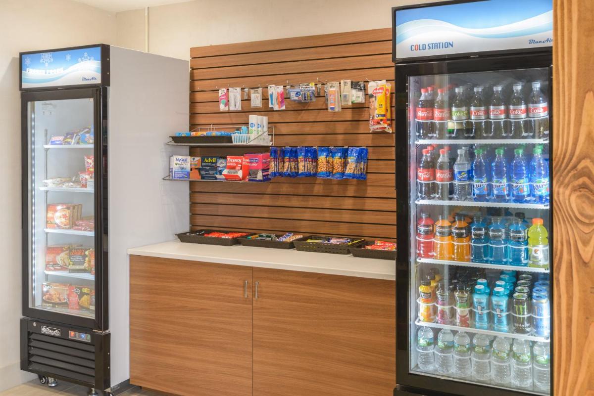 Holiday Inn Express Southington, an IHG Hotel - Housity