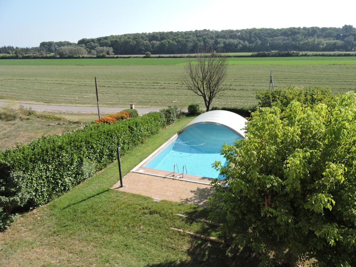 Loue haut de villa au calme piscine jardin arboré - Housity