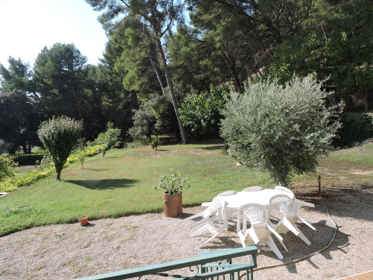 Loue haut de villa au calme piscine jardin arboré - Housity