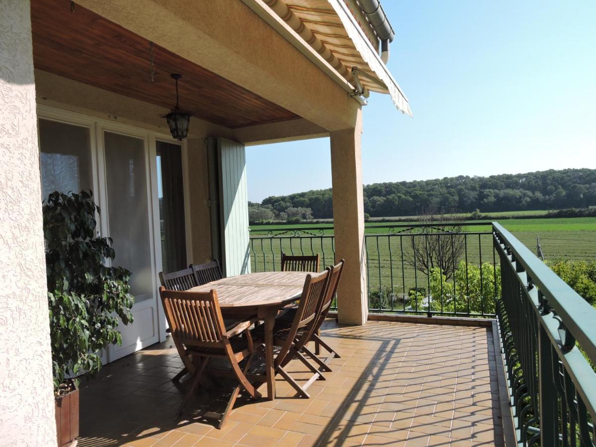 Loue haut de villa au calme piscine jardin arboré - Housity