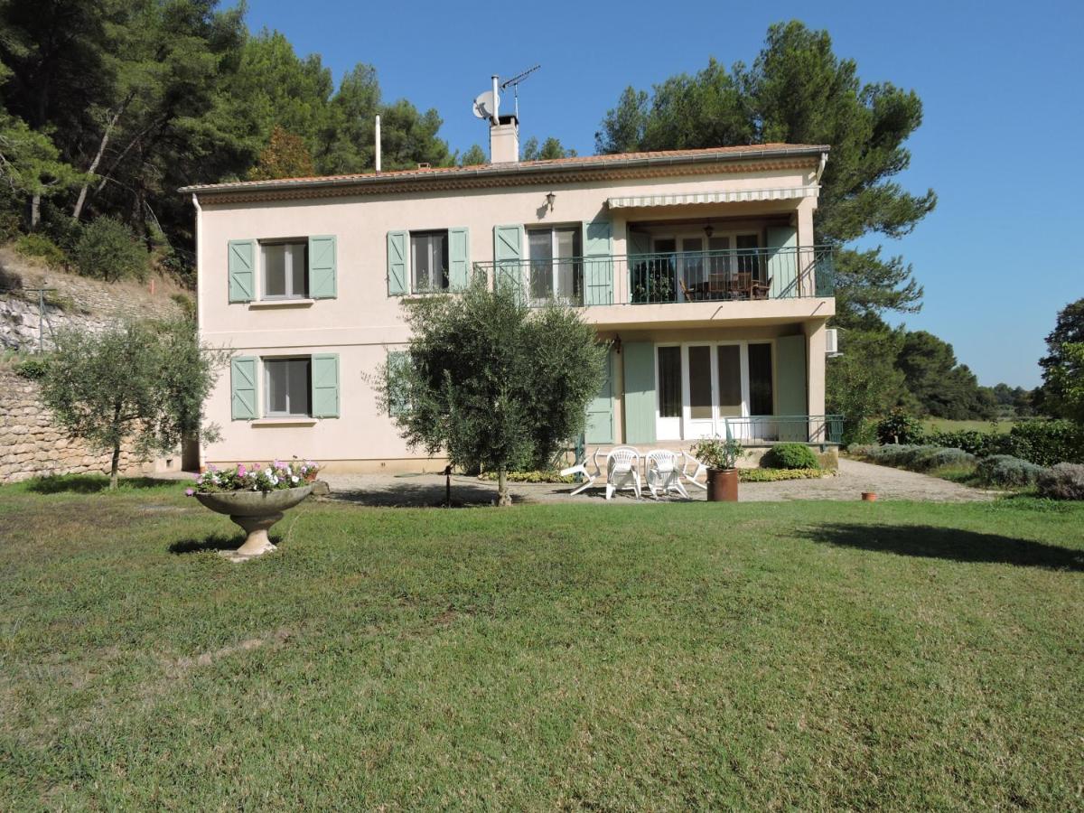 Loue haut de villa au calme piscine jardin arboré - Housity