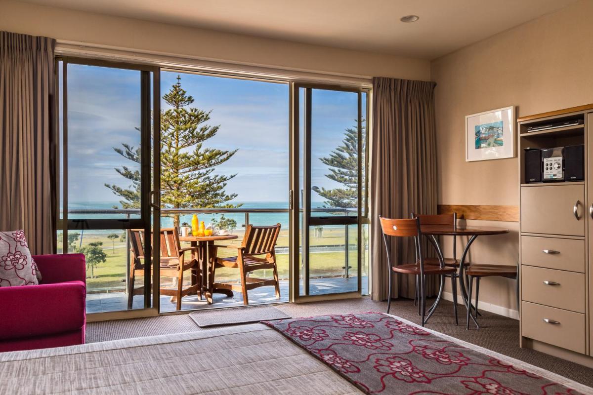 Pebble Beach Motor Inn - Housity
