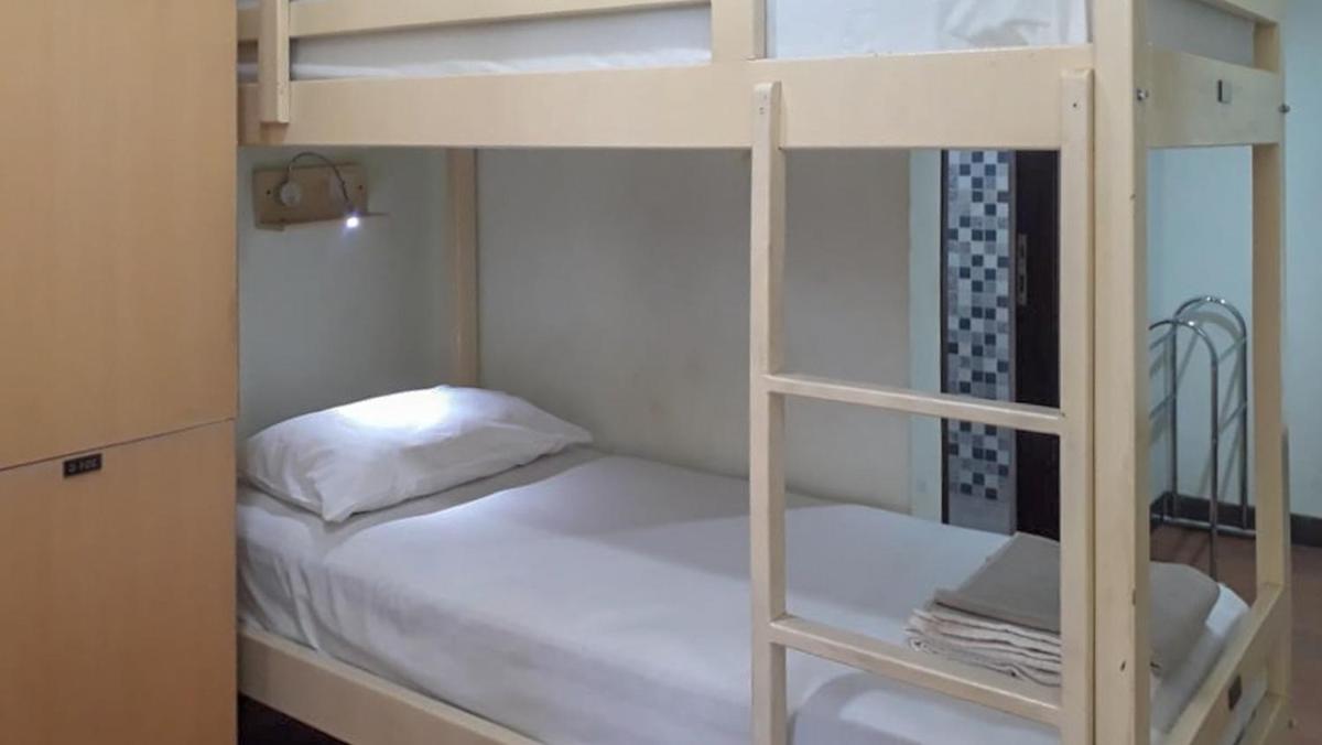 RedDoorz Hostel @ Manado Green Hostel - Housity