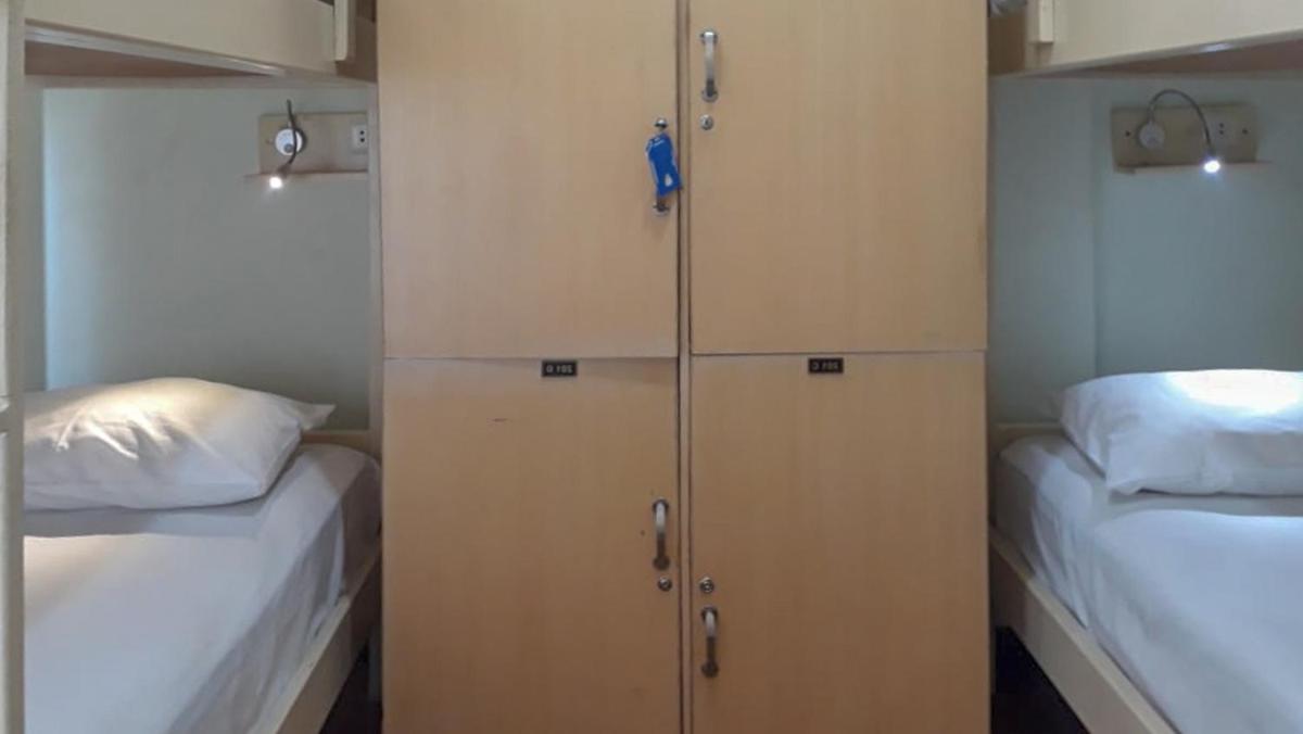 RedDoorz Hostel @ Manado Green Hostel - Housity