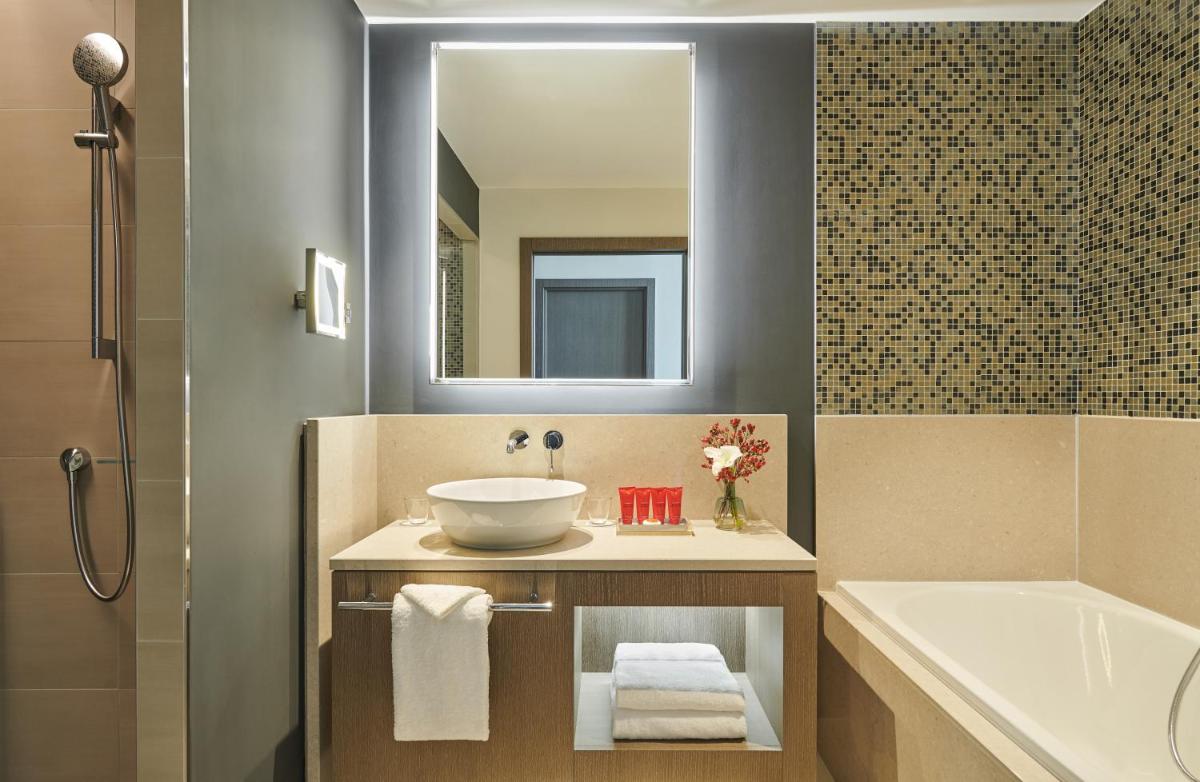 Salle de bains dans l'établissement InterContinental Lyon - Hotel Dieu by IHG