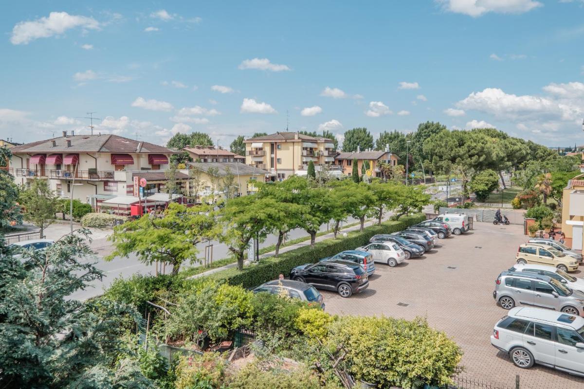 Casa Lugana 15 - Monolocale con piscina fronte lago - Housity