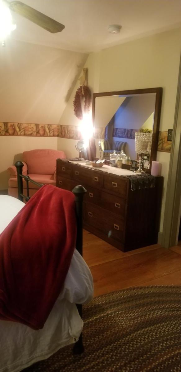 Widow Avery House - Housity