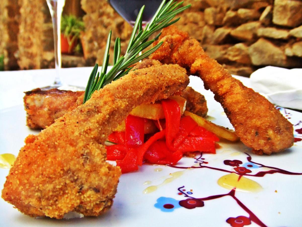 Comida en o cerca de este hotel
