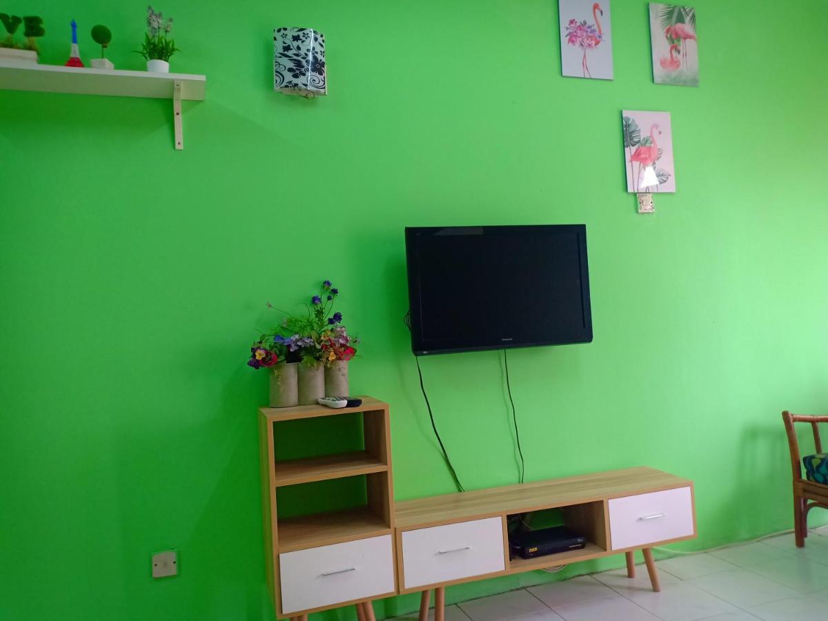 Adiana Homestay - Housity