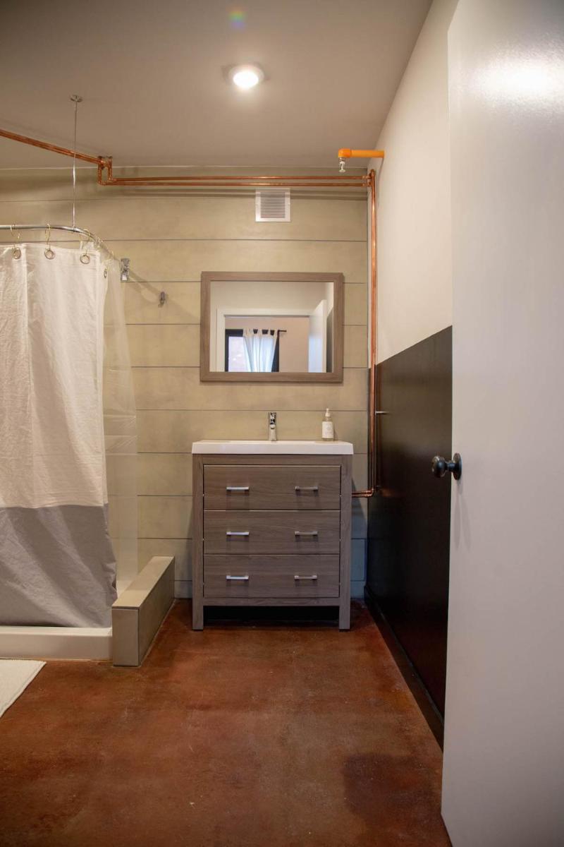 Eco Friendly Loft in Center City, CONTACTLESS CHECK IN - Hive Room - Hizvo