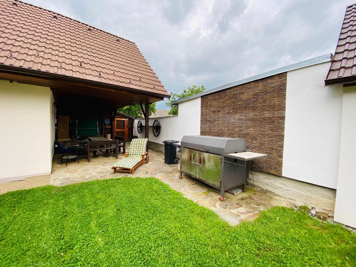 U nás na chalupě - Housity