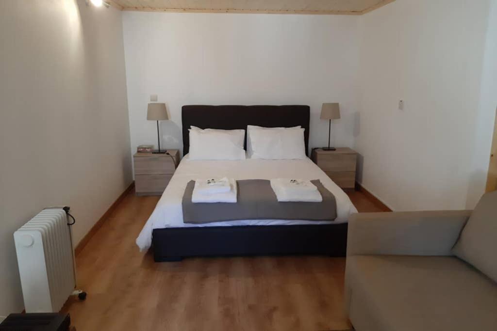 Aurora Papas - Housity