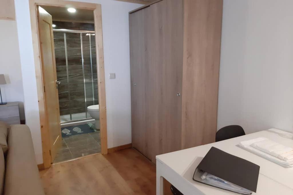 Aurora Papas - Housity