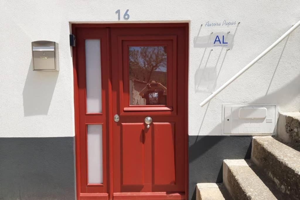 Aurora Papas - Housity