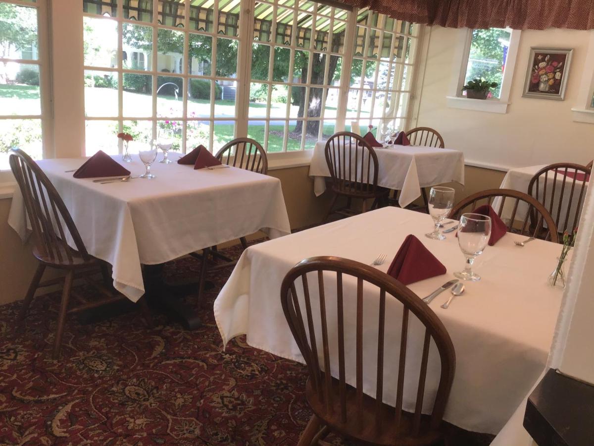 Red Rocker Inn - Housity