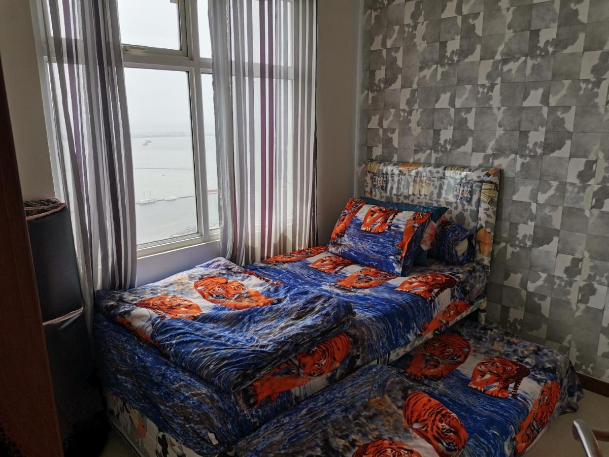 4 Bed Condo Sleeping by The Sea - Hizvo