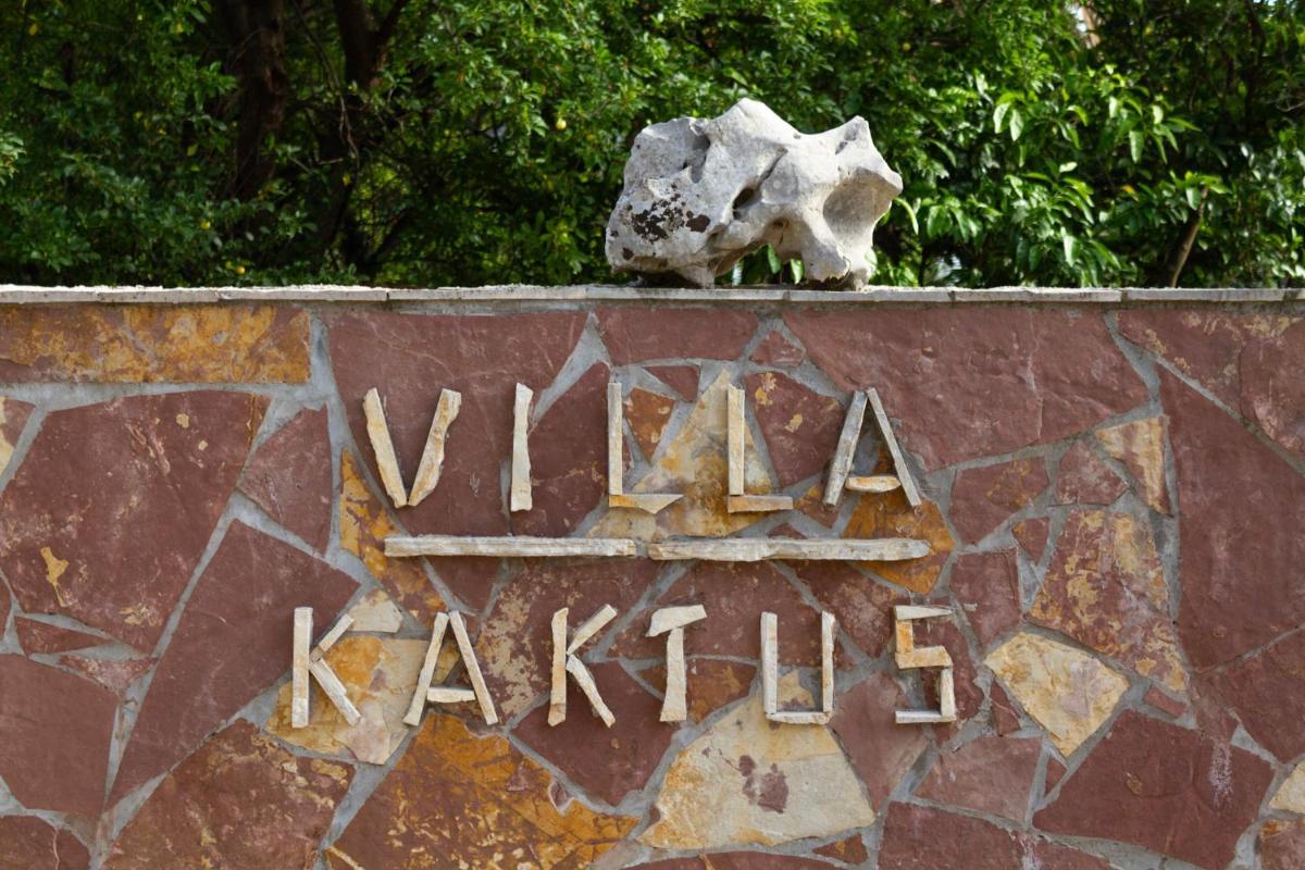 Apartments Kaktus Orebic - Housity