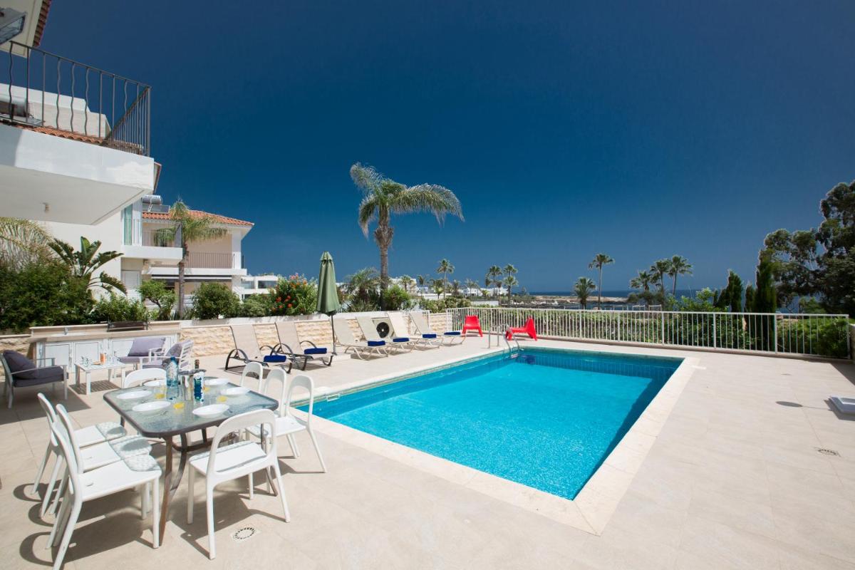 Shaye Front Line Villa - Housity