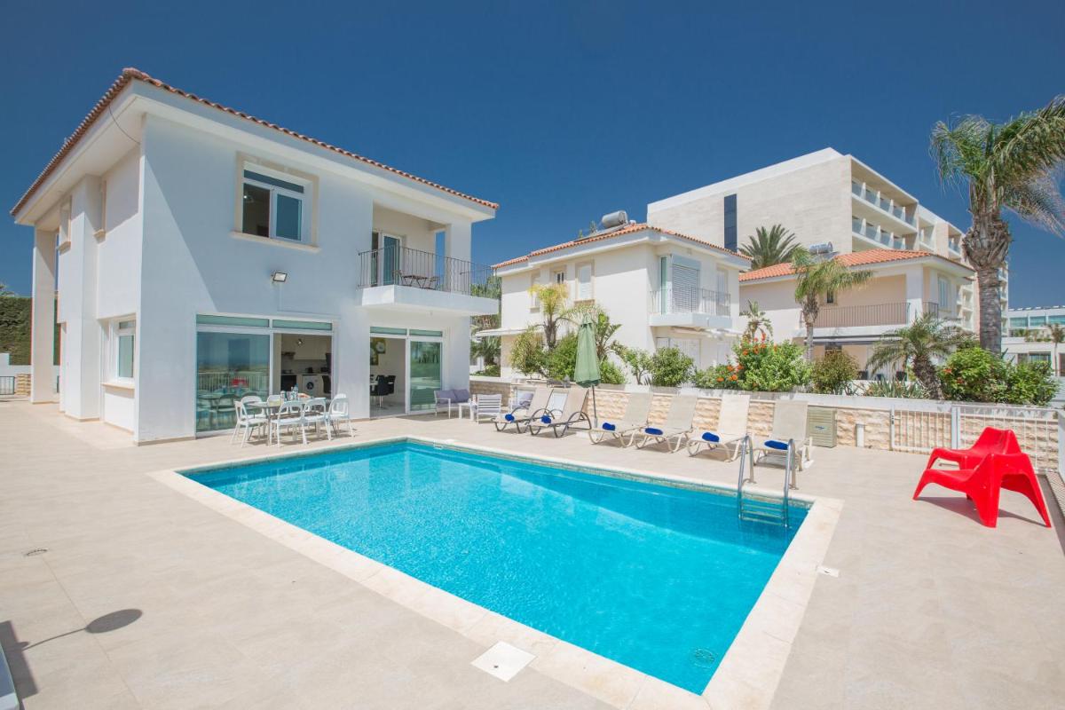 Shaye Front Line Villa - Housity