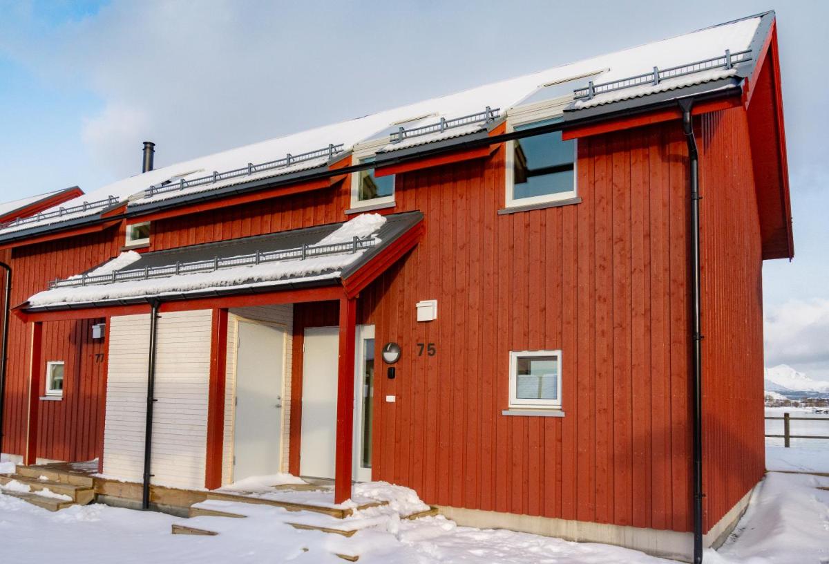 Brand new Nappstraumen seaview cabin - Housity