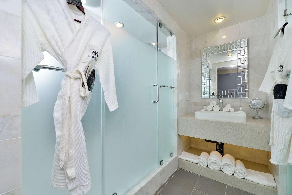 The Hills Hotel, an IHG Hotel - Housity