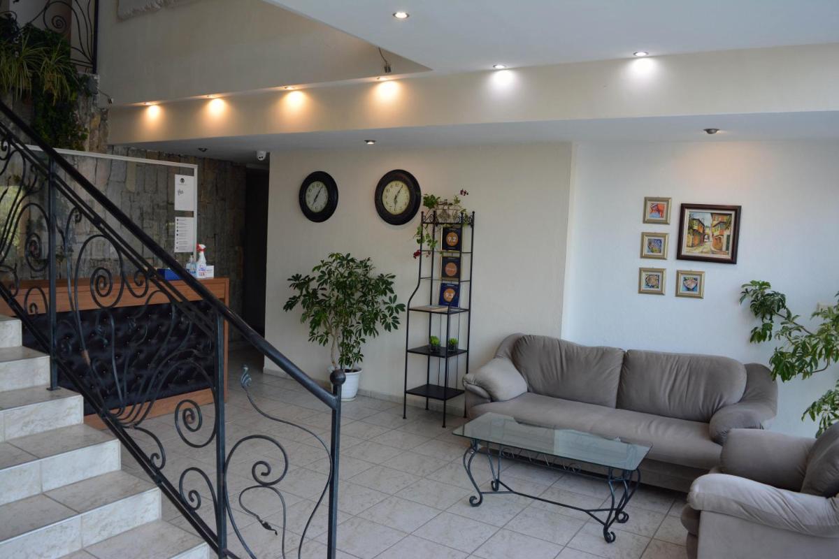 Lotus Family Hotel - Free Parking - Hizvo