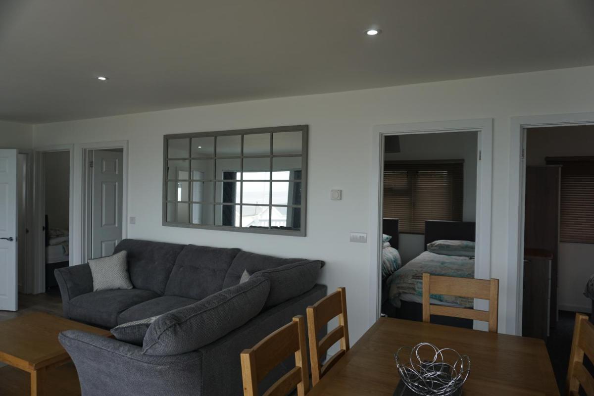 Deluxe Lundy View Villa With Sea Views - Housity