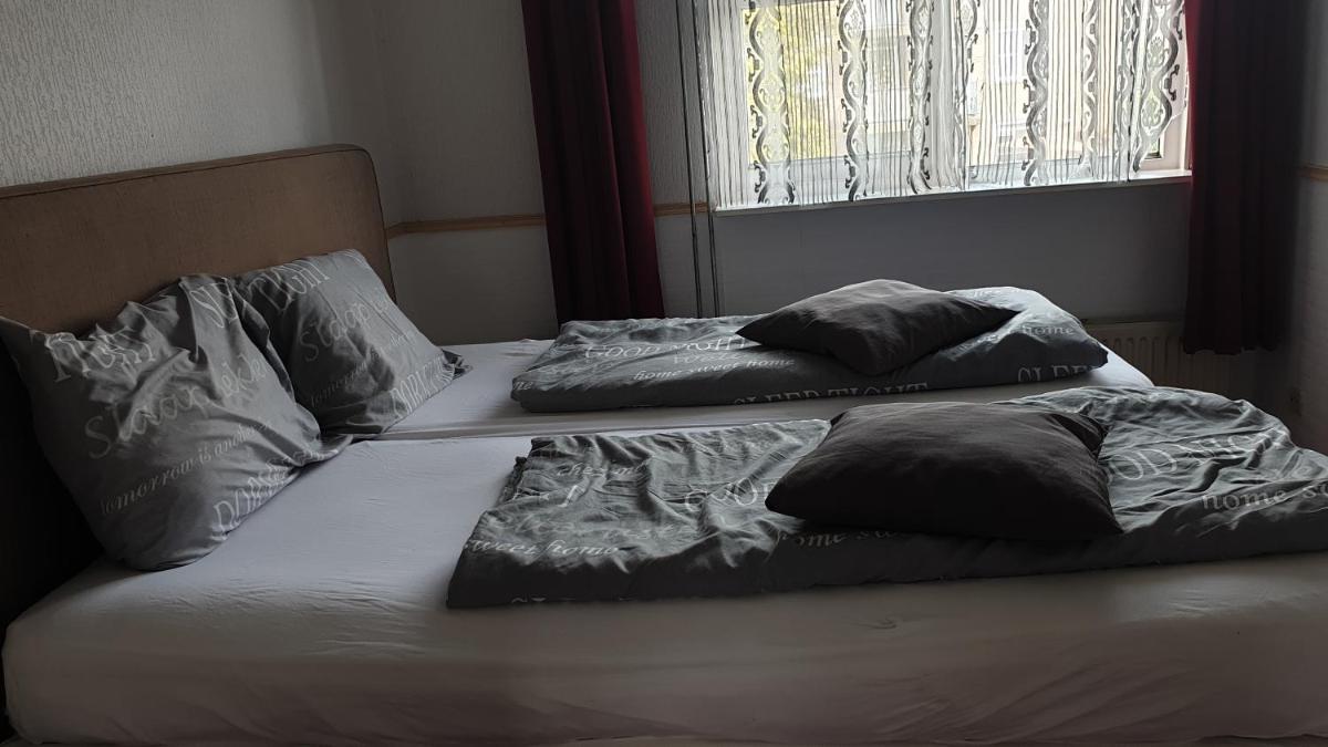 Sewdien's Apartment Beverwaard - Housity