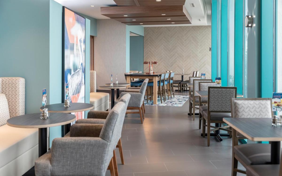 Holiday Inn Express Pensacola Beach, an IHG Hotel - Housity