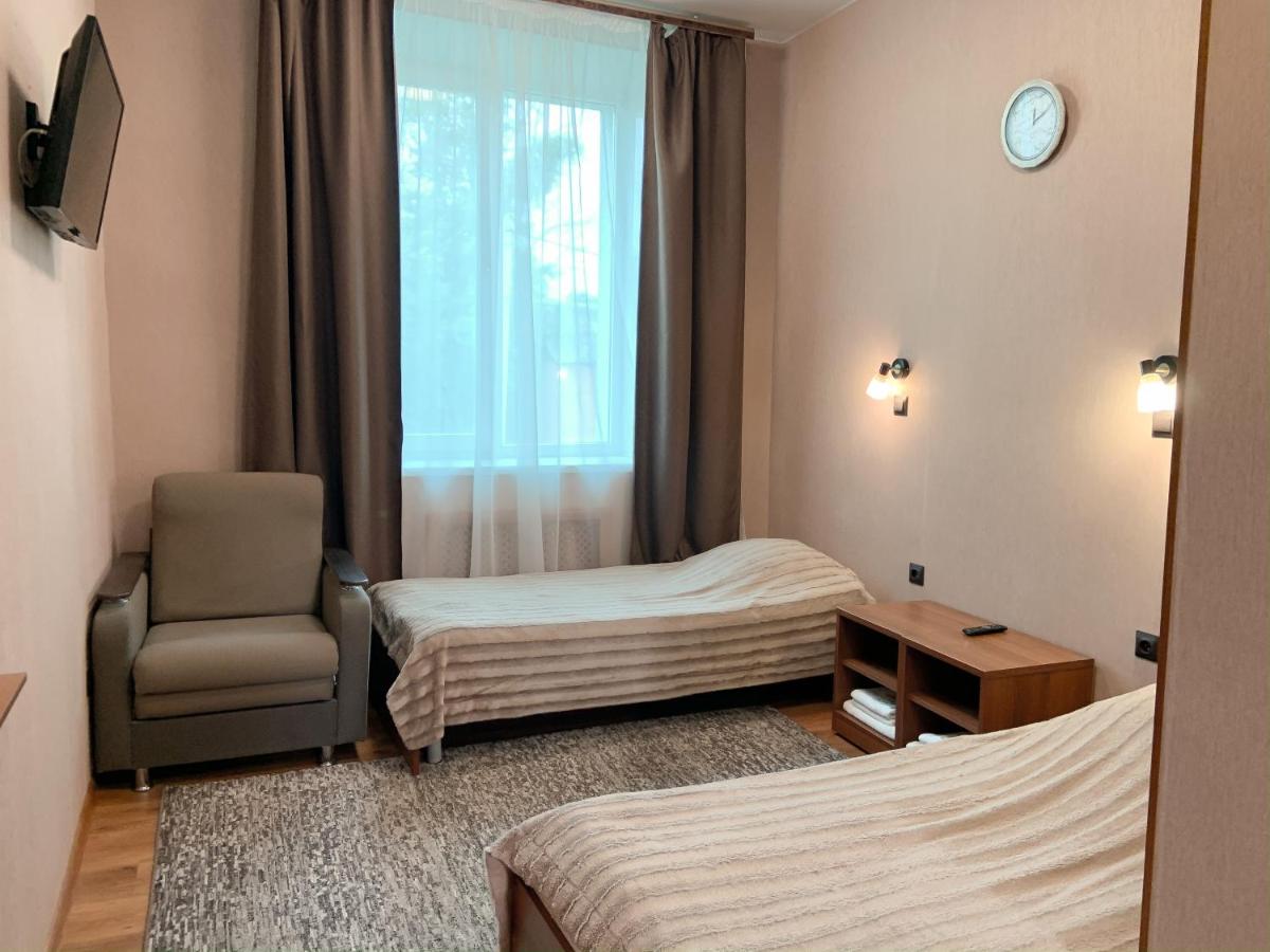 Gostinnyj Dvor - Housity