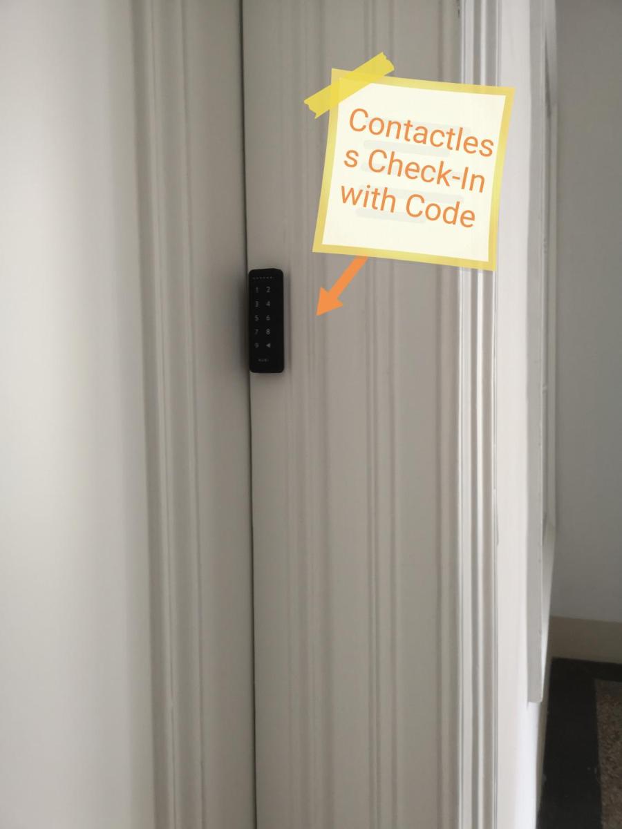 Urban City Apartment - Contactless Check-In - Housity