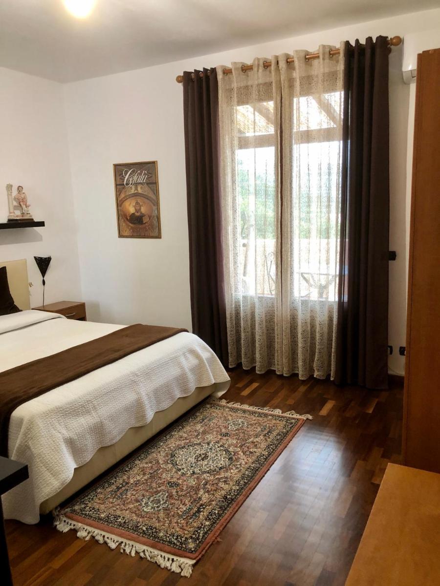 B&B Roomantic & Piscina Idromassaggio - Housity