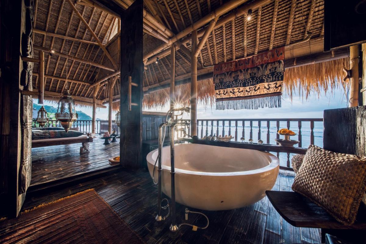 The Shrine House at Bingin Beach - Housity