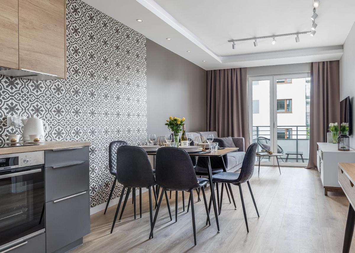 PREMIUM Apartments New Town Private Parking Included - Housity
