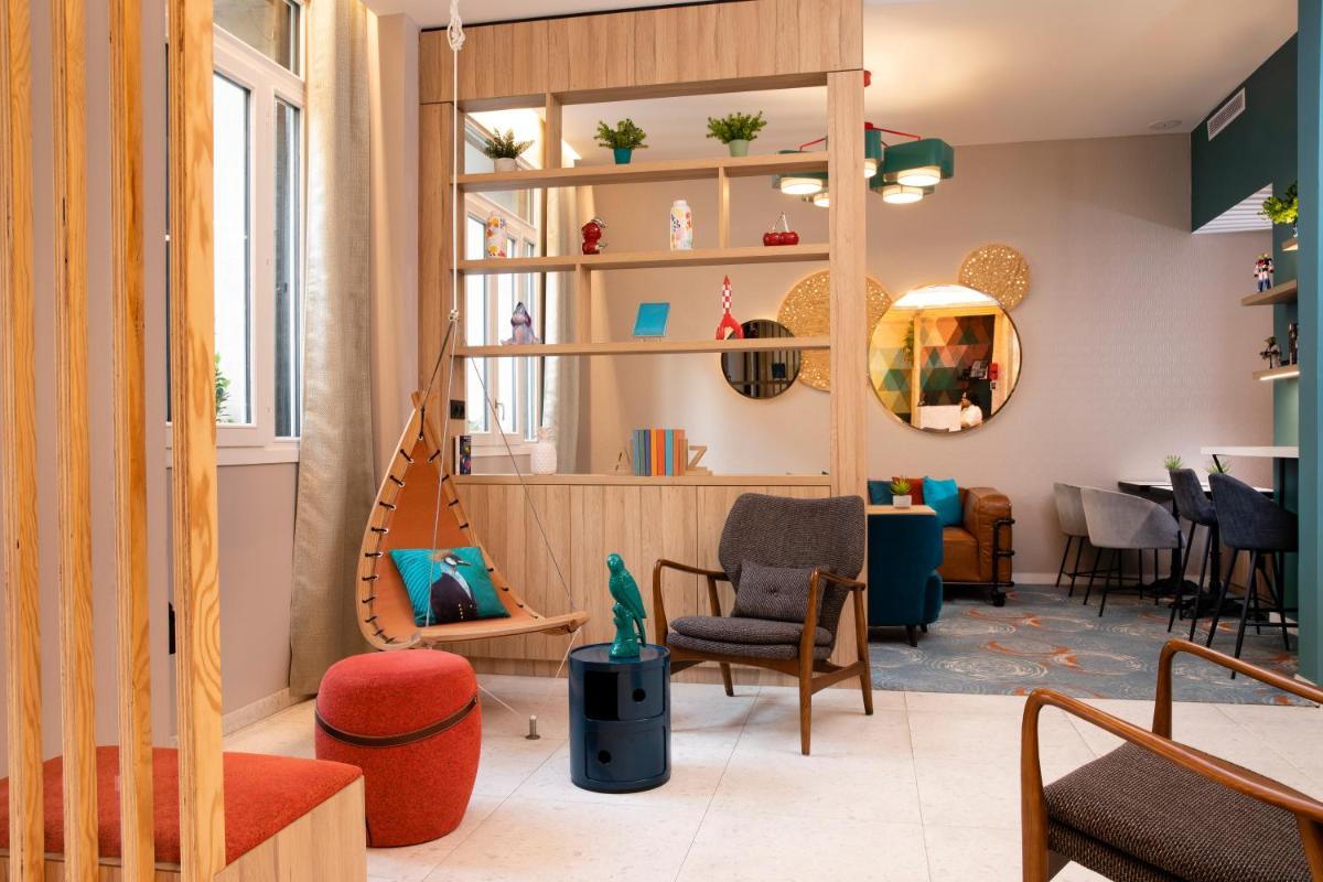 Coin salon dans l'établissement Hotel Locomo - Gare de Lyon Bastille