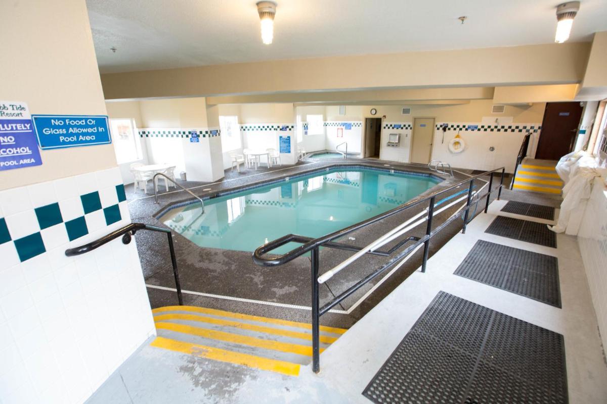 Ebb Tide Oceanfront Inn - Housity