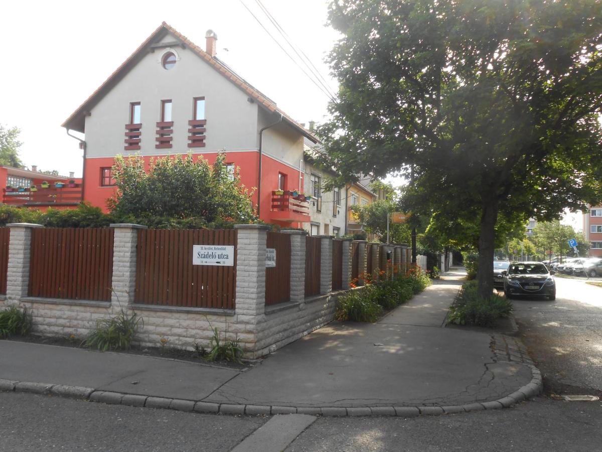 Aranyeső Vendégház Csorbai - Housity